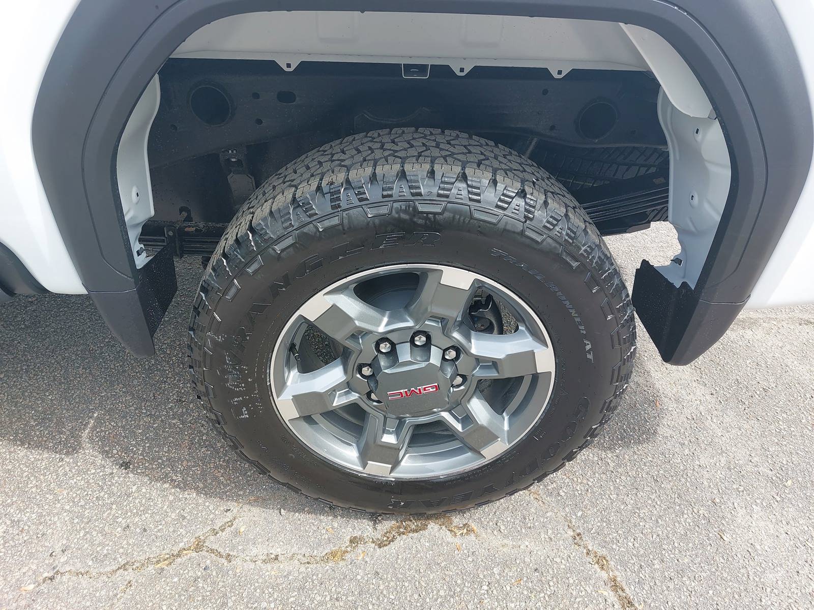 New 2026 GMC Sierra 2500 SLE w/ SLE Value Package; AWD/4WD image 31