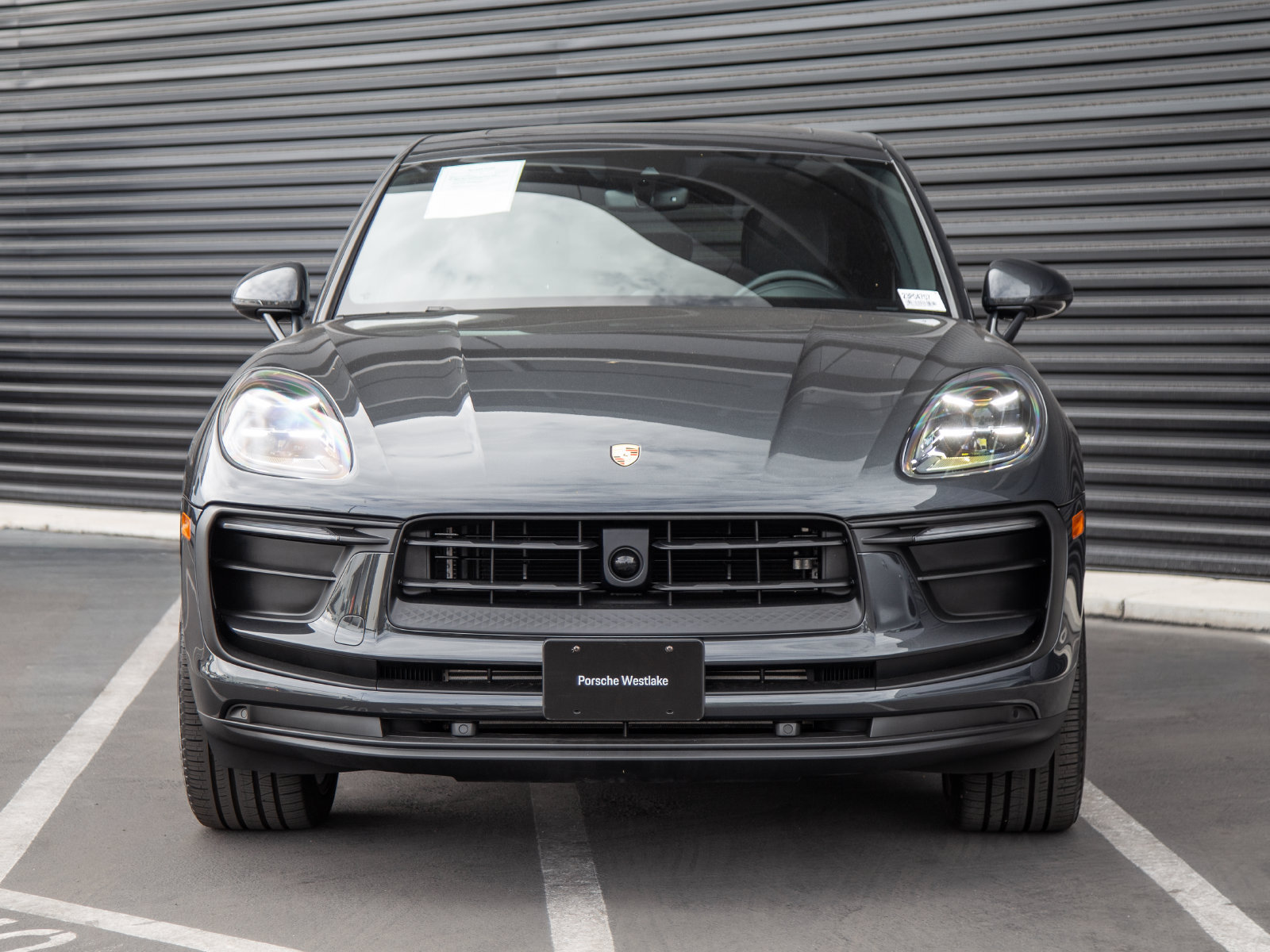 Certified 2024 Porsche Macan AWD/4WD image 10