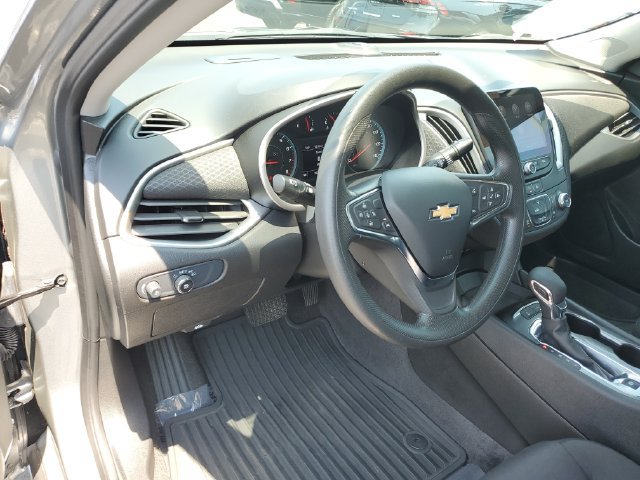Used 2025 Chevrolet Malibu LS FWD image 18