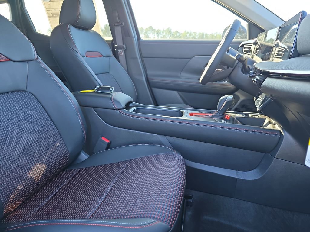 New 2026 Nissan Kicks SR w/ SR Premium Package FWD image 13