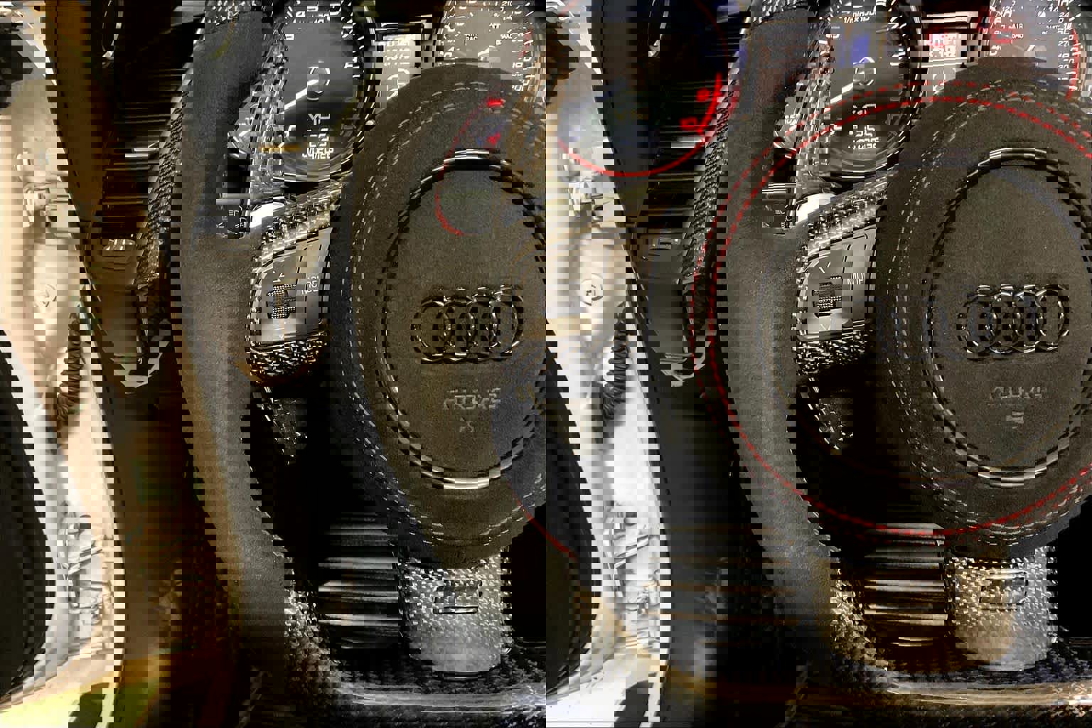 Used 2011 Audi R8 V10 image 20