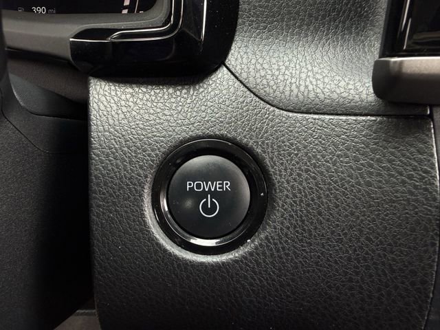 Used 2025 Toyota Camry LE image 24