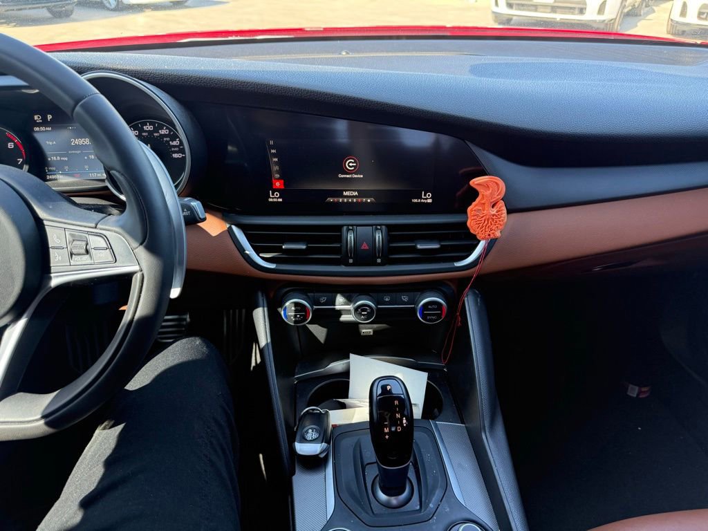Used 2019 Alfa Romeo Giulia w/ Quick Order Package 22K Sport RWD image 9