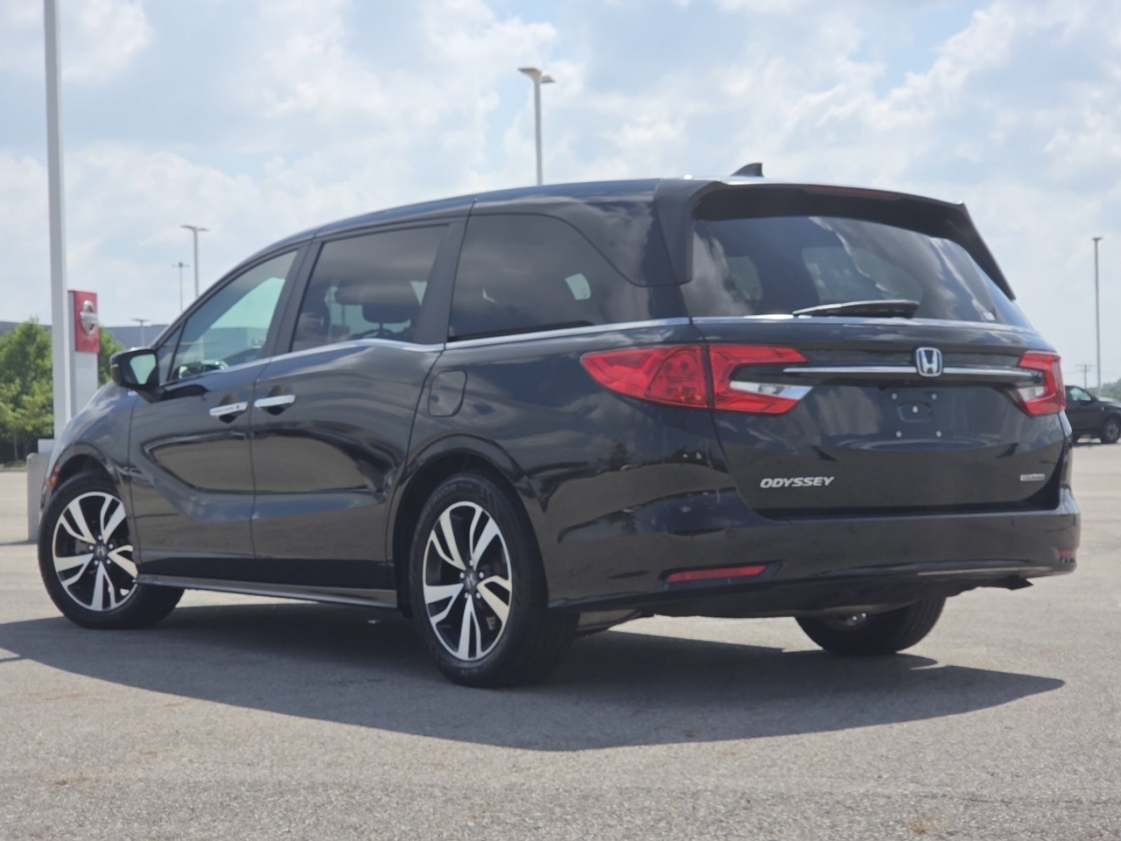 Used 2023 Honda Odyssey Touring image 17