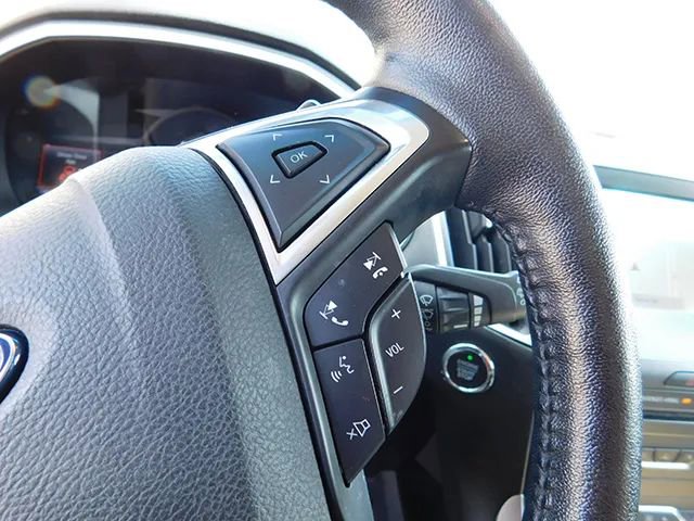 Used 2017 Ford Edge SEL w/ Equipment Group 201A AWD/4WD image 24