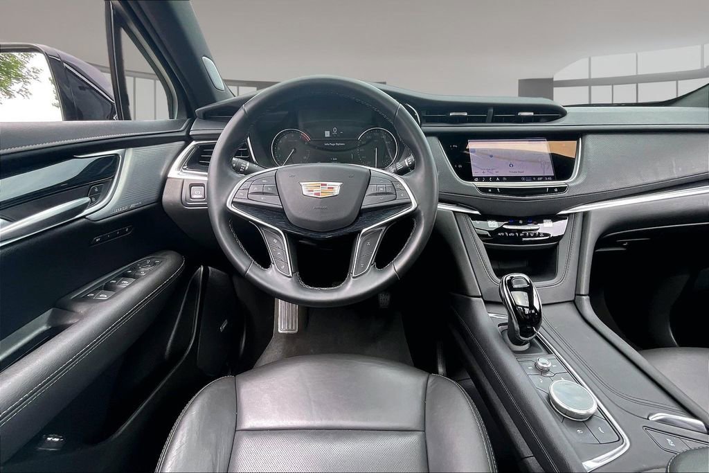 Certified 2025 Cadillac XT5 Premium Luxury FWD image 5