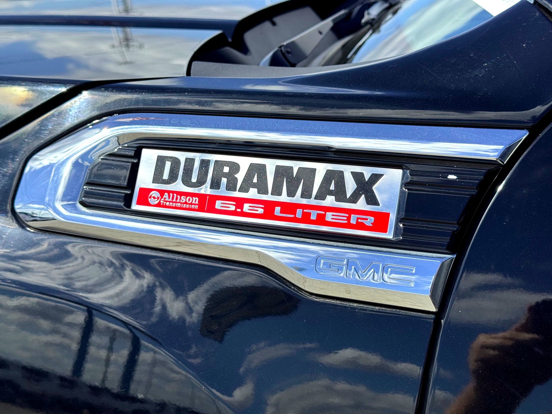 Used 2022 GMC Sierra 3500 Denali image 3