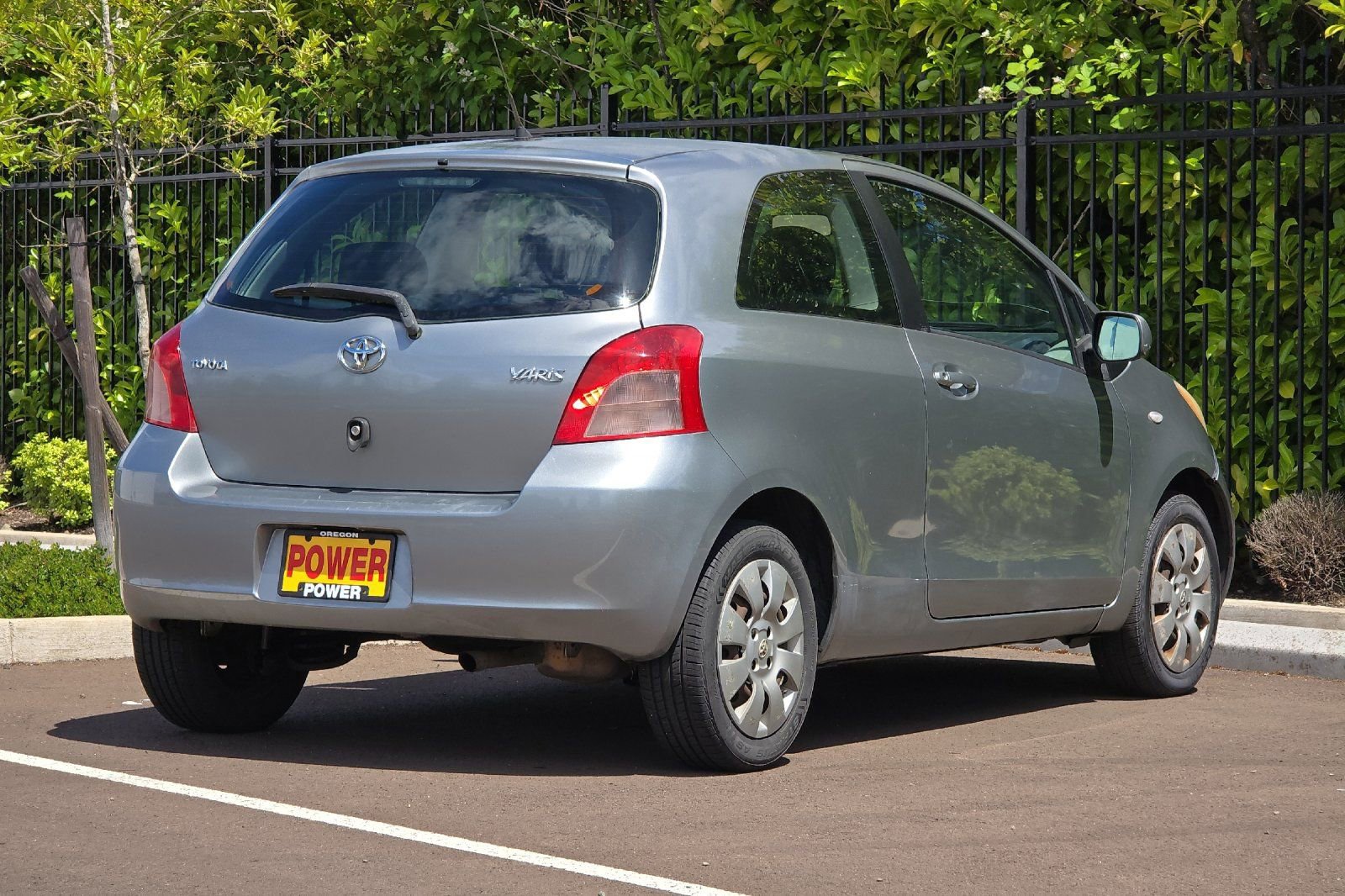 Used 2007 Toyota Yaris 2-Door Hatchback FWD image 4