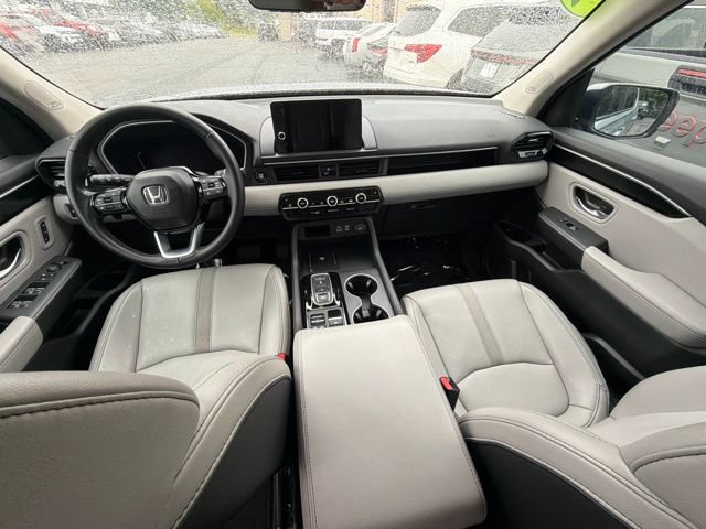 Used 2024 Honda Pilot Touring image 17