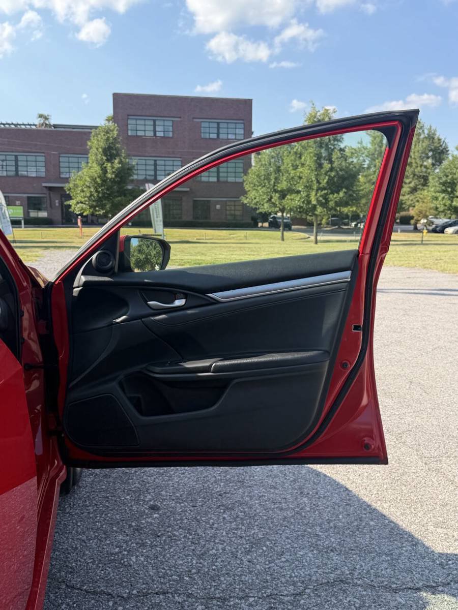 Used 2018 Honda Civic EX-L image 22