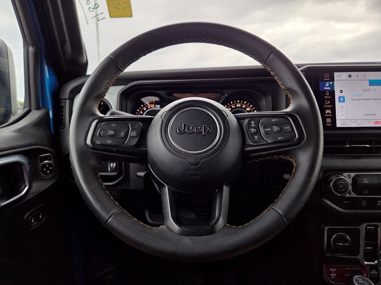 Used 2024 Jeep Gladiator Sport AWD/4WD image 11
