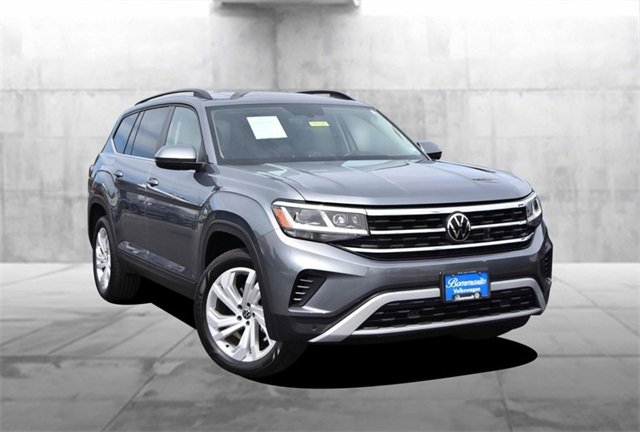 Used 2023 Volkswagen Atlas SE w/ Panoramic Sunroof Package image 2