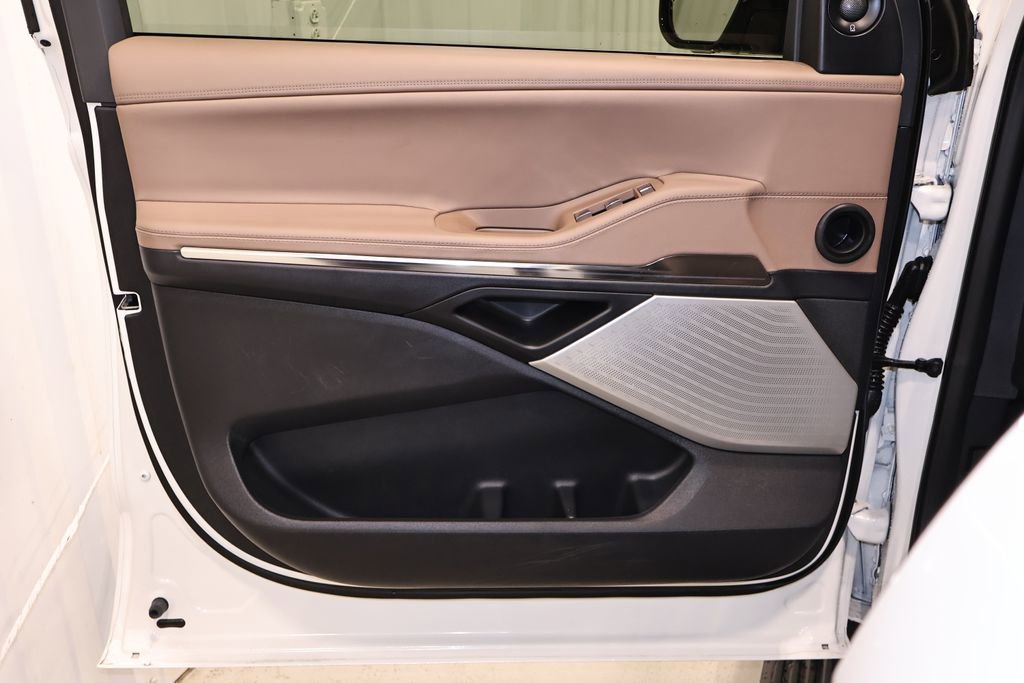 Used 2025 Lincoln Navigator Black Label image 10