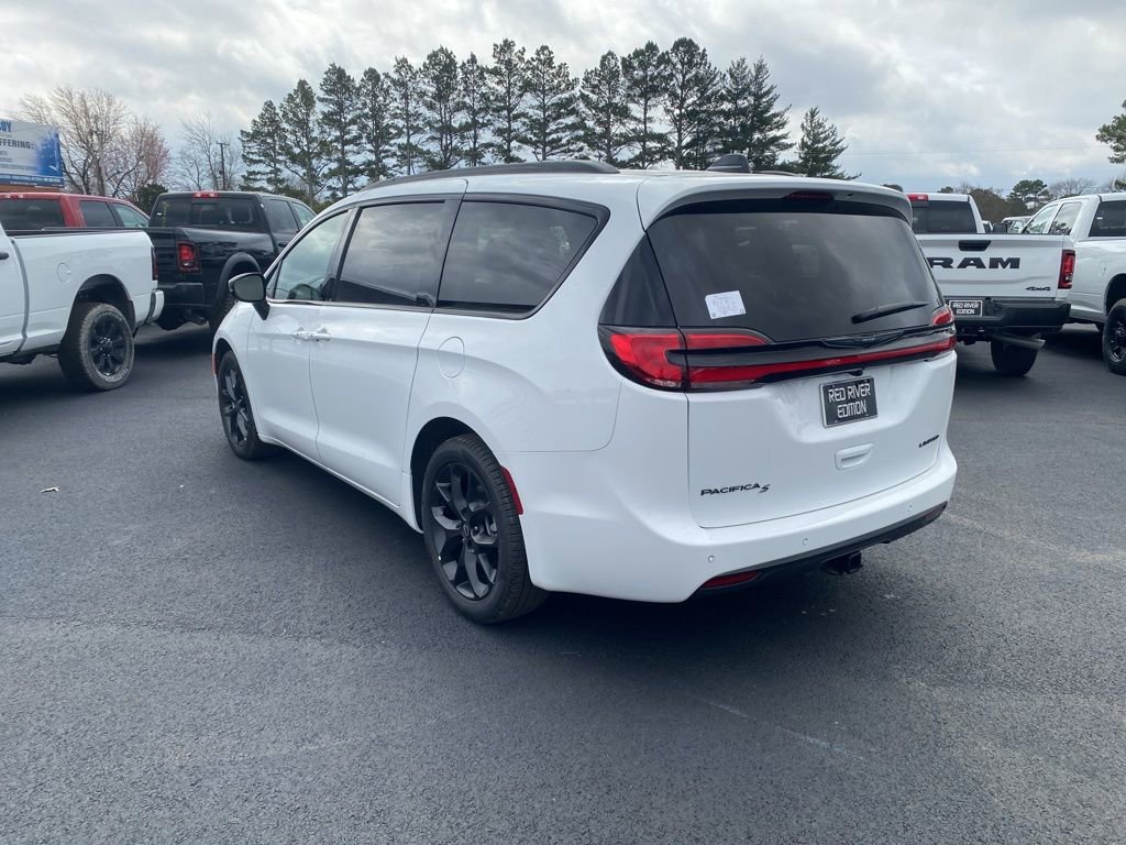 New 2026 Chrysler Pacifica Limited w/ S Appearance Package image 7