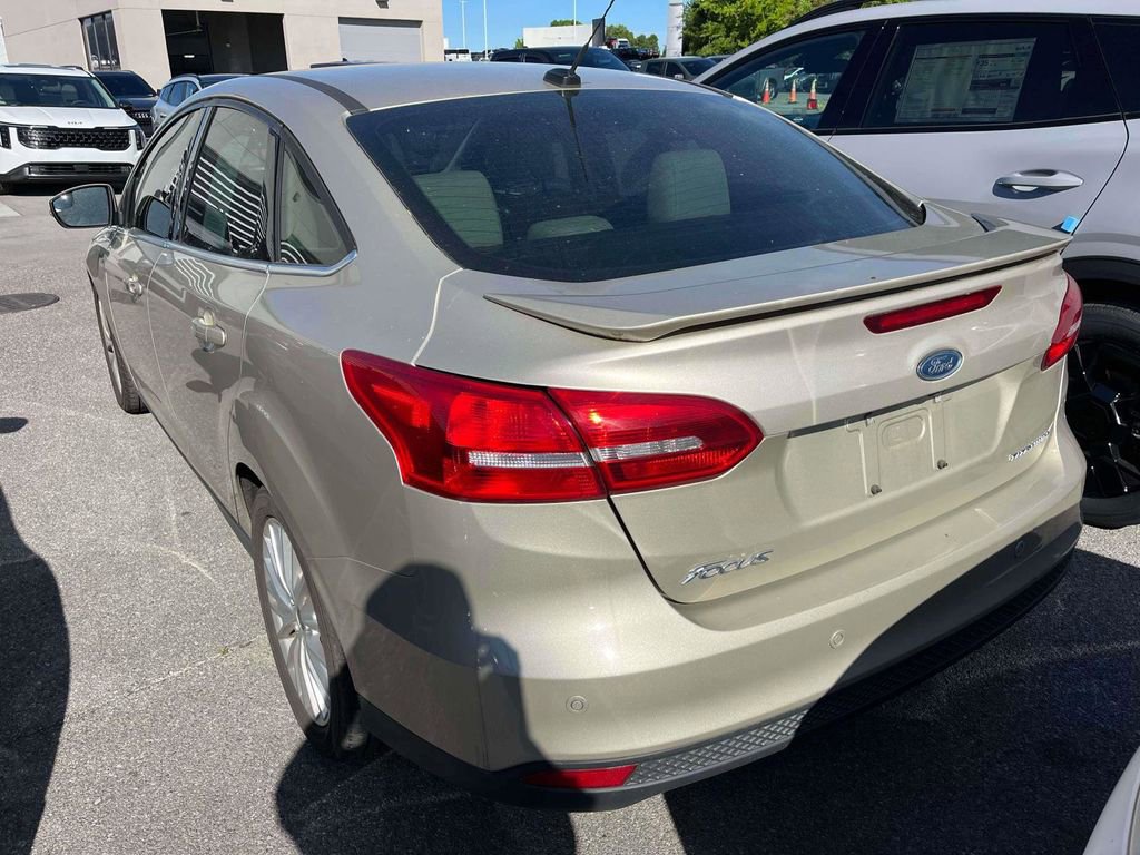 Used 2017 Ford Focus Titanium FWD image 3