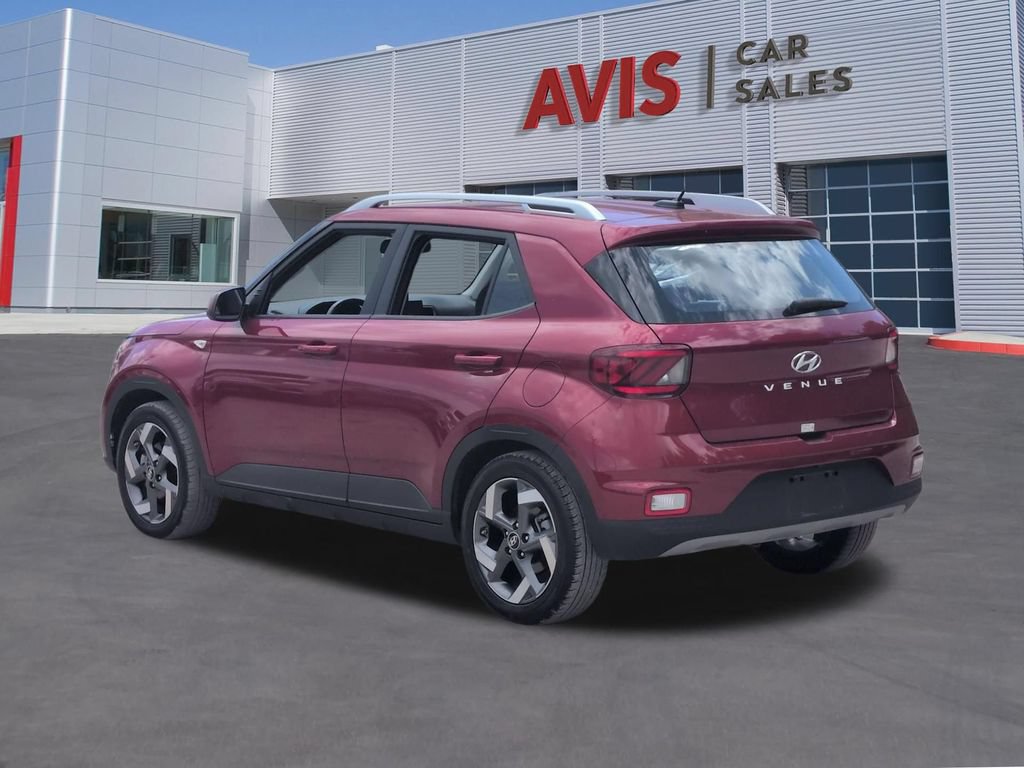 Used 2025 Hyundai Venue SEL FWD image 9