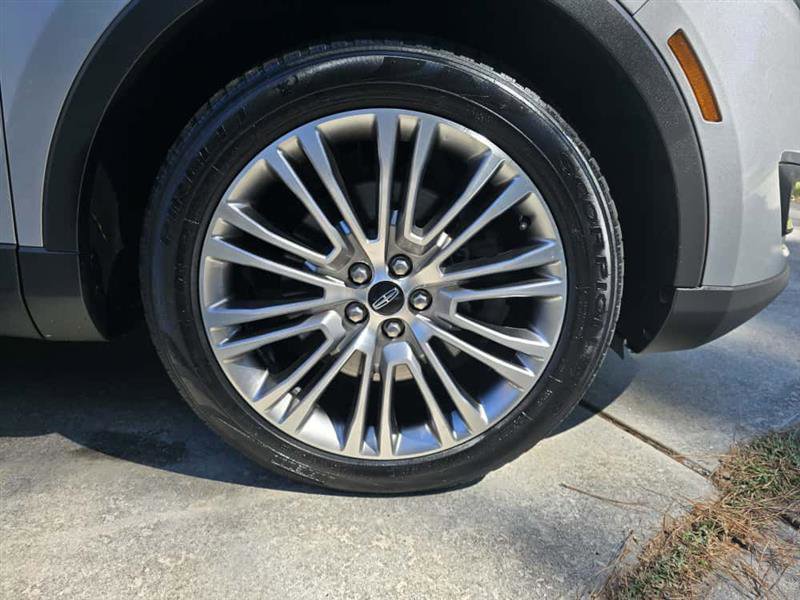 Used 2017 Lincoln MKX Reserve w/ Lincoln MKX Climate Package image 16
