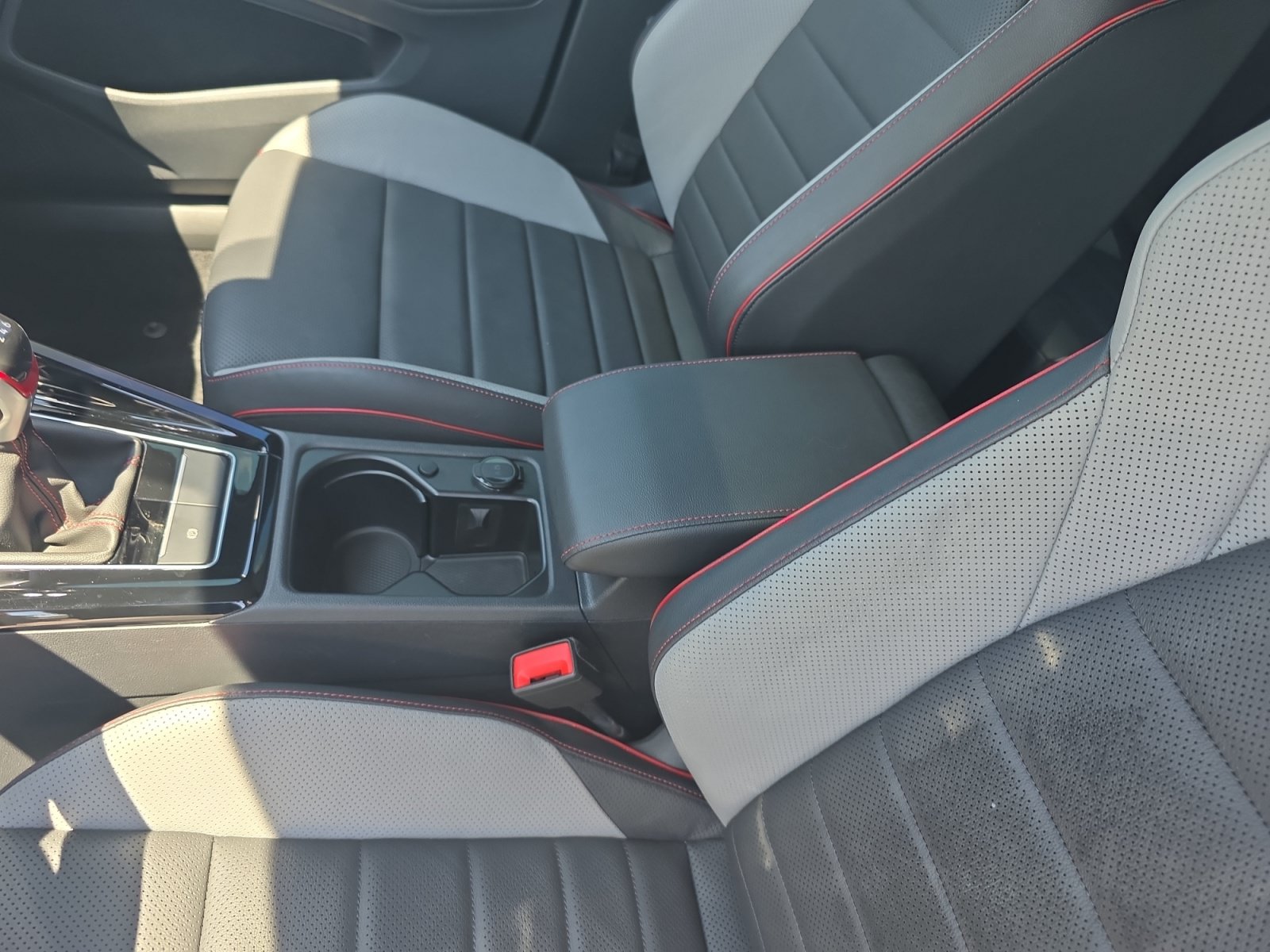 Certified 2023 Volkswagen GTI SE w/ SE Leather Package FWD image 15