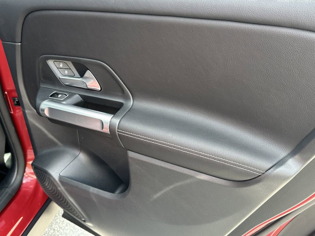 Certified 2022 Mercedes-Benz GLB 250 4MATIC image 19