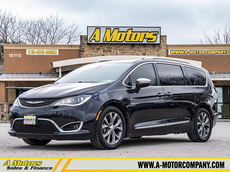 Used 2019 Chrysler Pacifica Limited FWD image 1