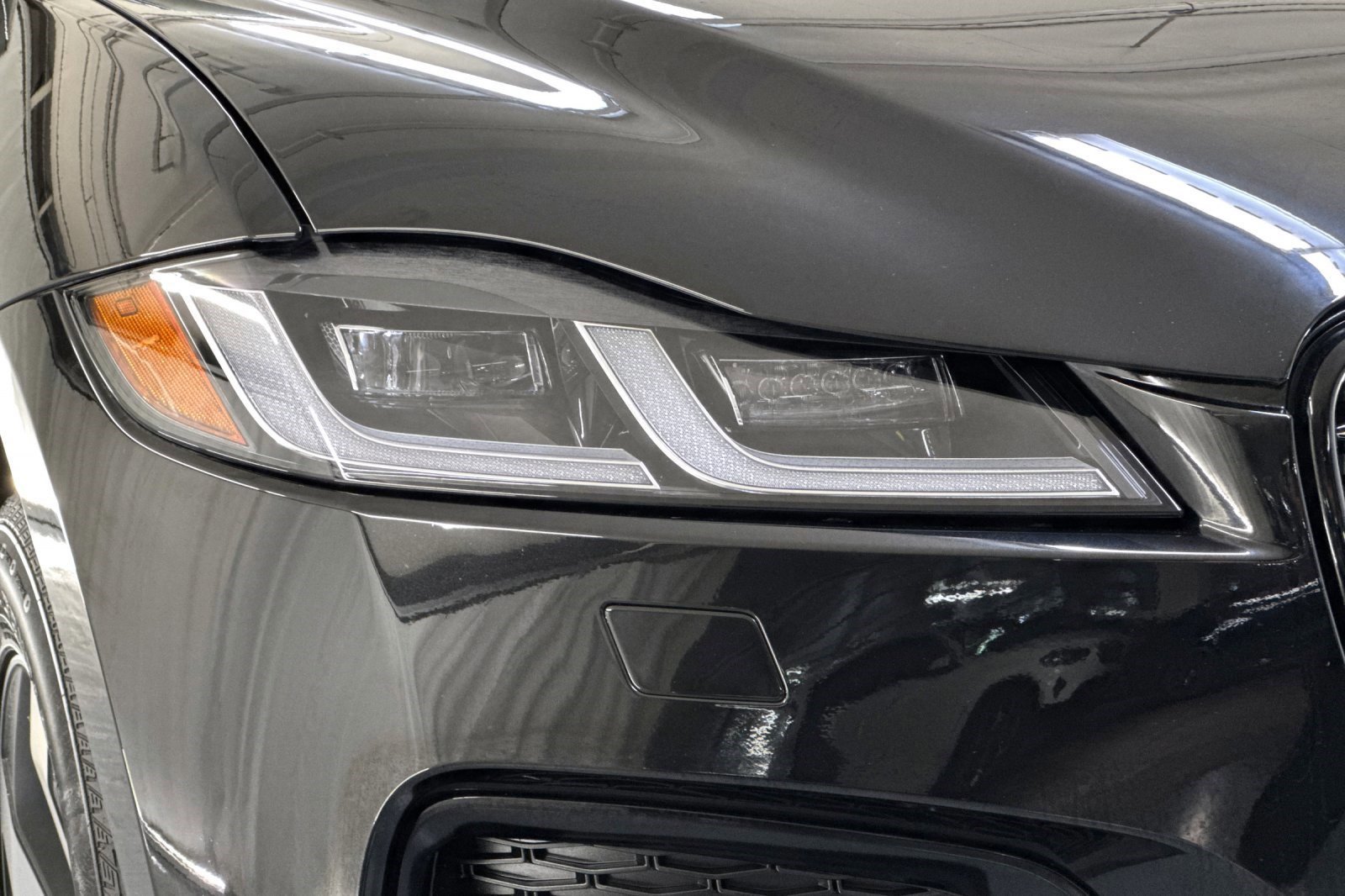 Used 2024 Jaguar F-PACE R-Dynamic S image 10