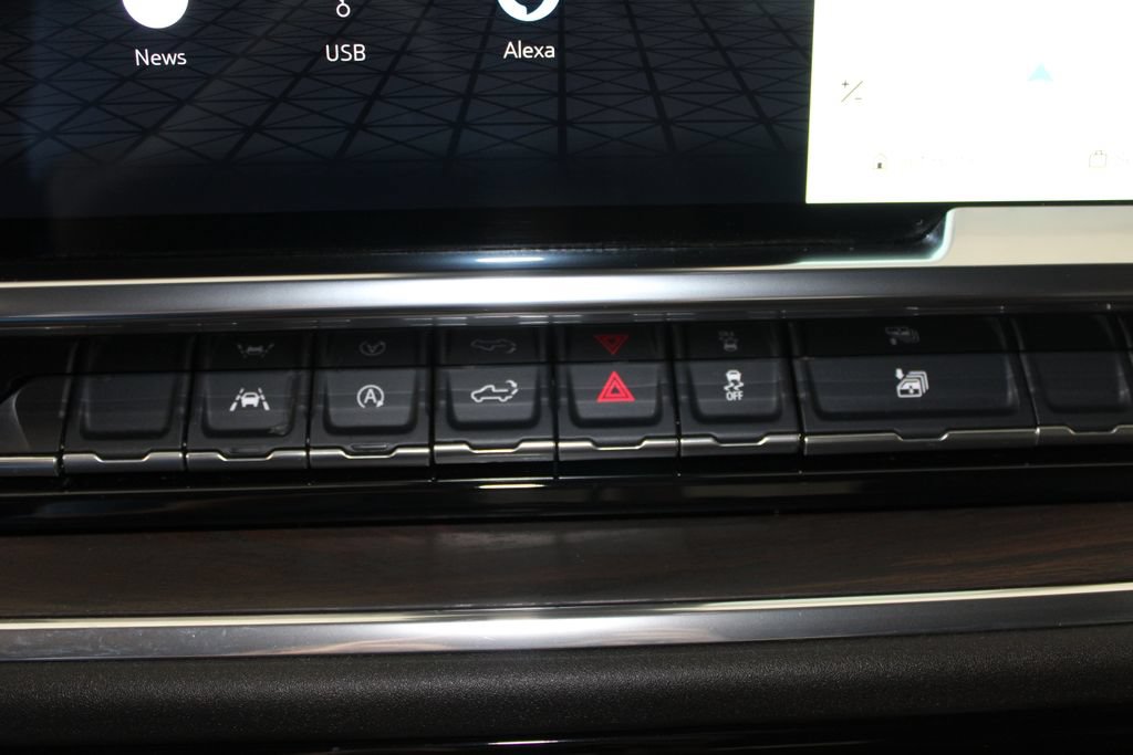 Used 2025 GMC Sierra 1500 SLT AWD/4WD image 55