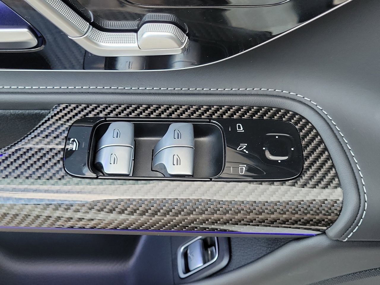 Certified 2022 Mercedes-Benz SL 63 AMG 4MATIC image 19