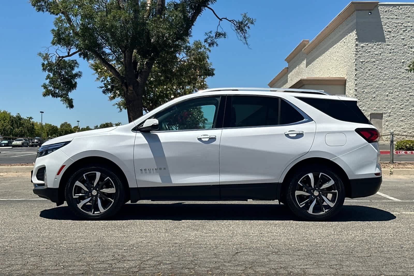 Used 2023 Chevrolet Equinox Premier AWD/4WD image 5