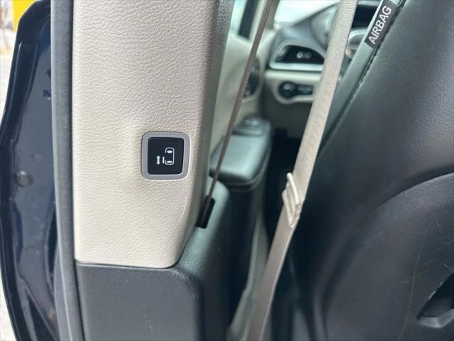 Certified 2023 Chrysler Pacifica Touring-L image 10