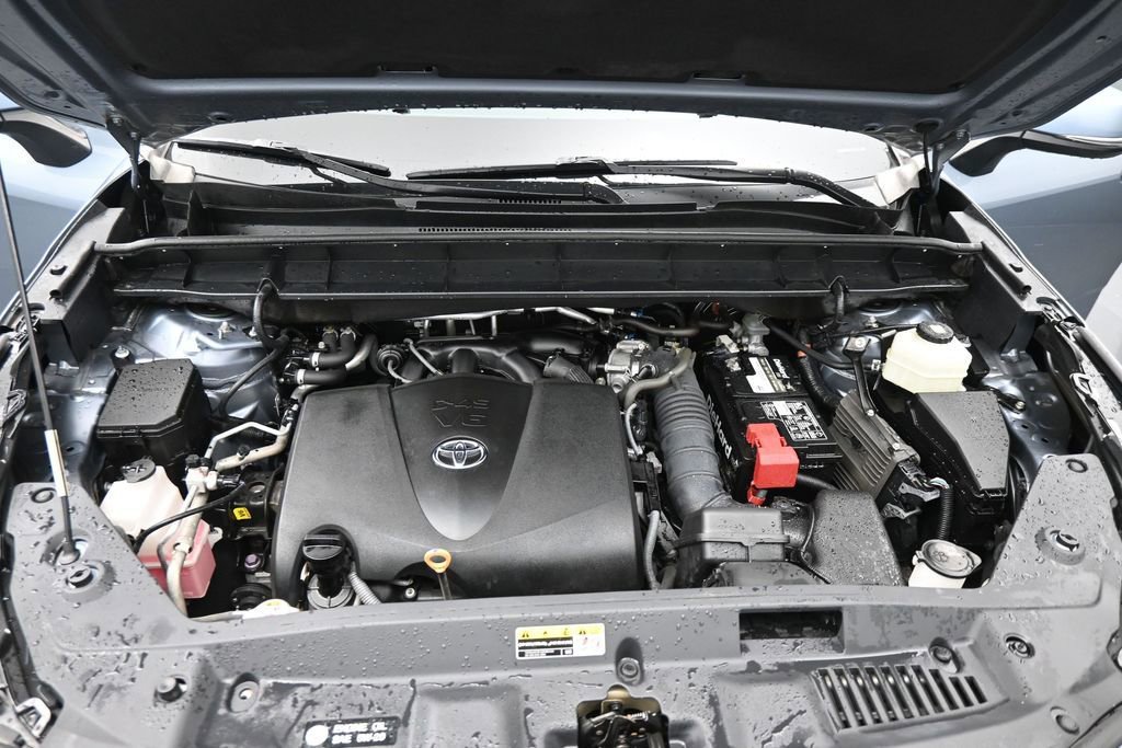 Used 2020 Toyota Highlander XLE FWD image 20
