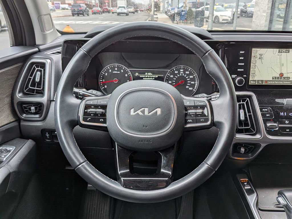 Used 2023 Kia Sorento S image 15