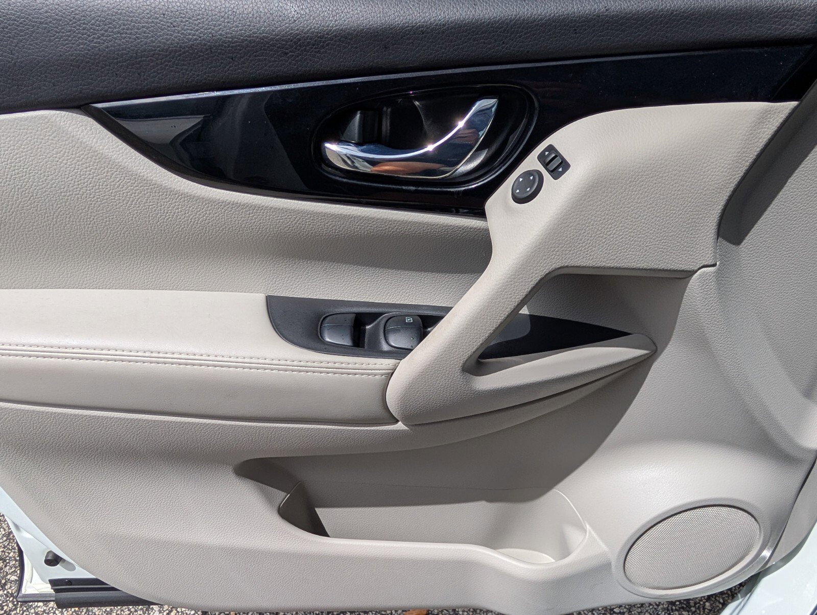 Certified 2022 Nissan Rogue Sport SL FWD image 36