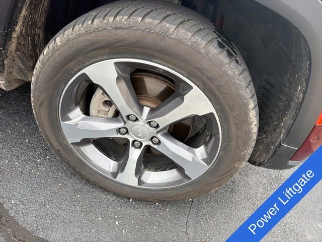 Used 2023 Jeep Grand Cherokee L Limited w/ Luxury Tech Group II AWD/4WD image 13