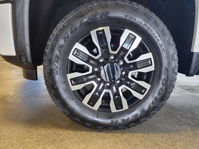 Used 2024 GMC Sierra 2500 Denali Ultimate AWD/4WD image 9
