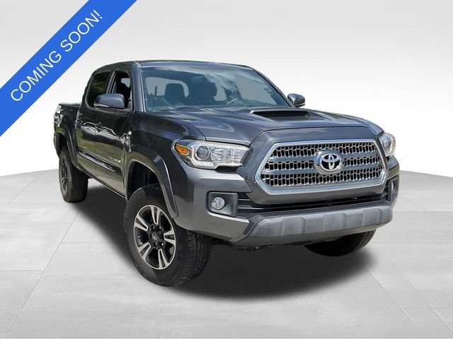 Used 2017 Toyota Tacoma TRD Sport w/ Tow Package RWD image 1