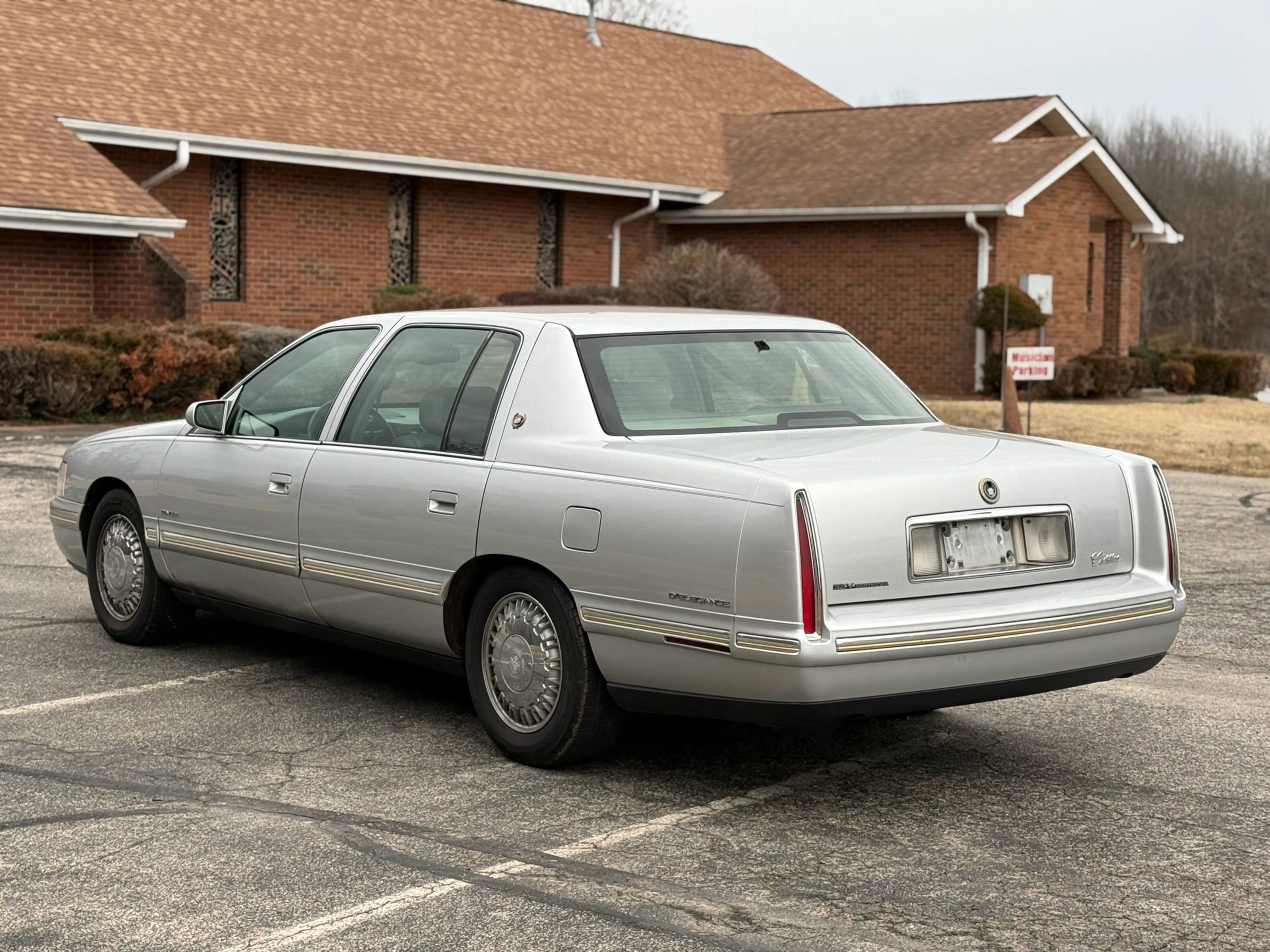 Used 1999 Cadillac De Ville D'Elegance FWD image 5