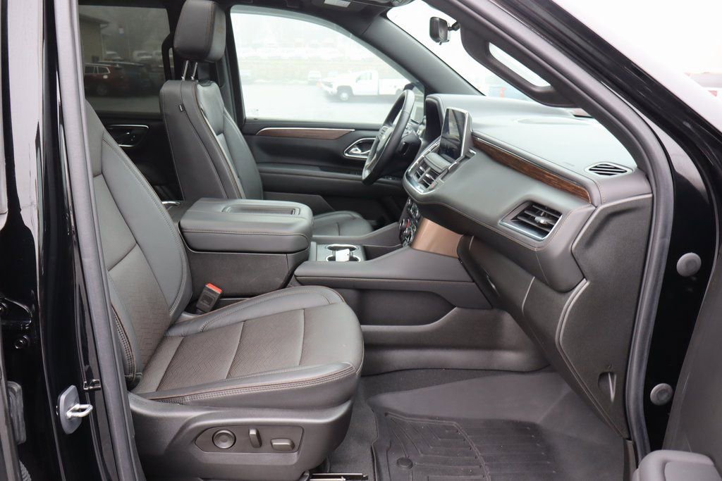 Used 2023 Chevrolet Suburban High Country image 15