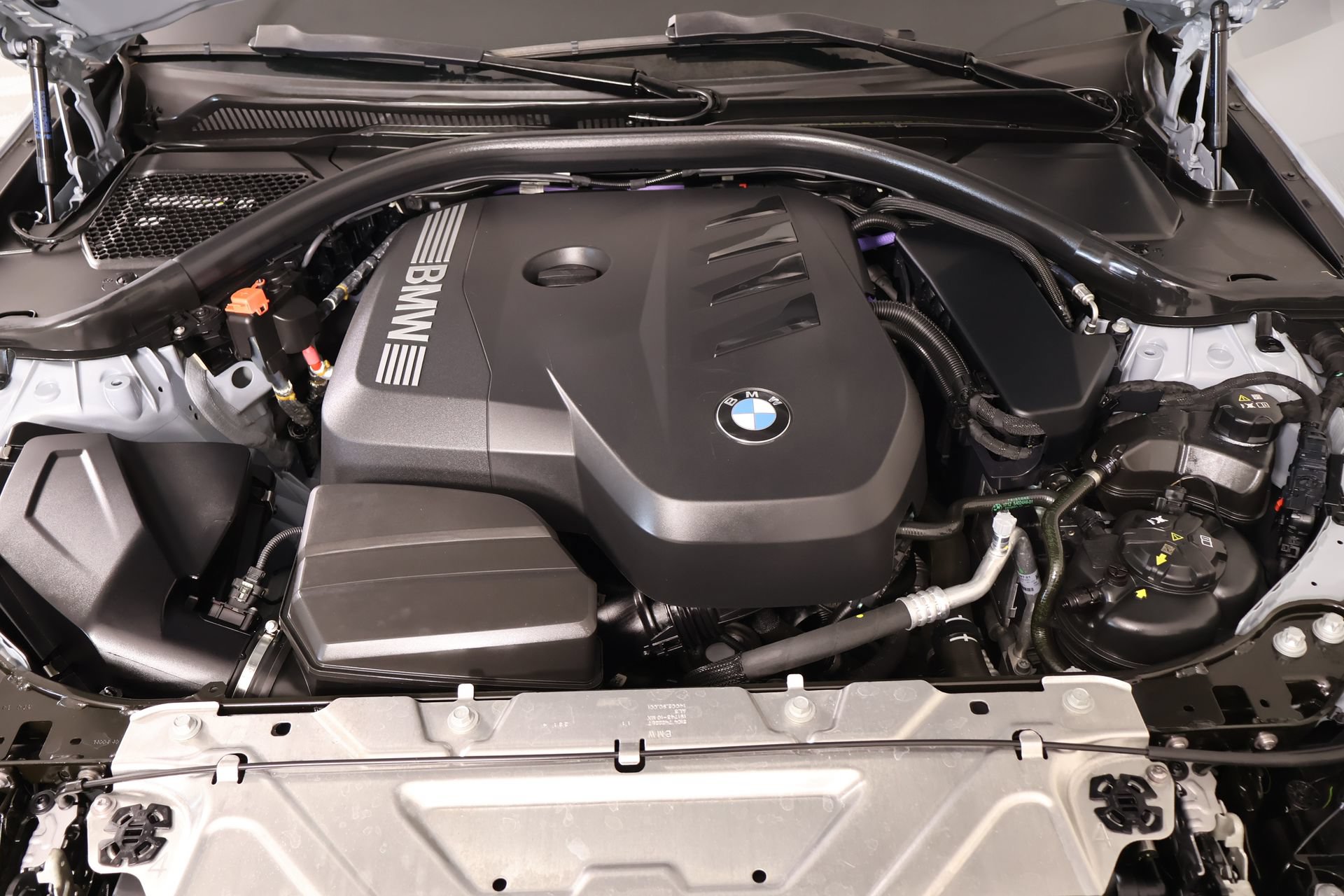 Used 2025 BMW 330i xDrive Sedan w/ M Sport Package AWD/4WD image 21