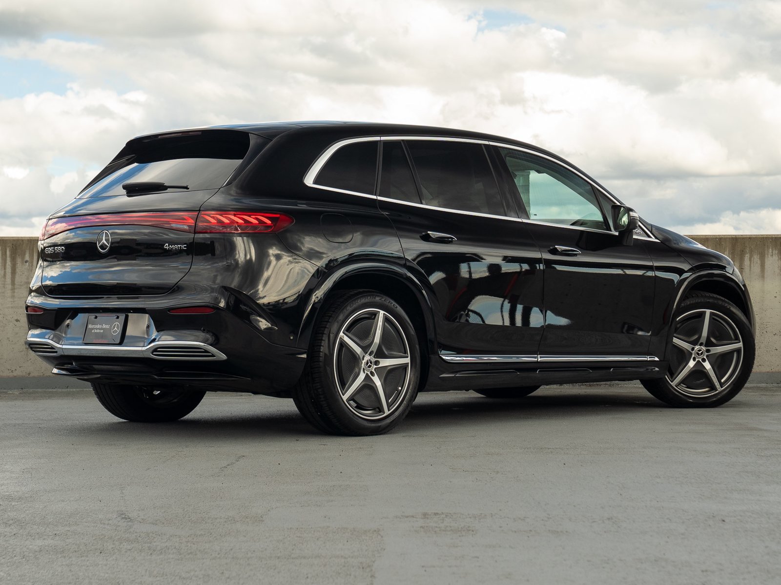 Used 2023 Mercedes-Benz EQS 580 4MATIC SUV image 4