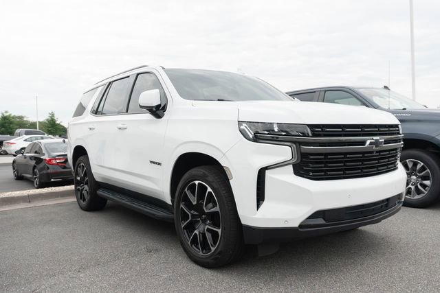 Used 2022 Chevrolet Tahoe RST w/ Luxury Package RWD image 3