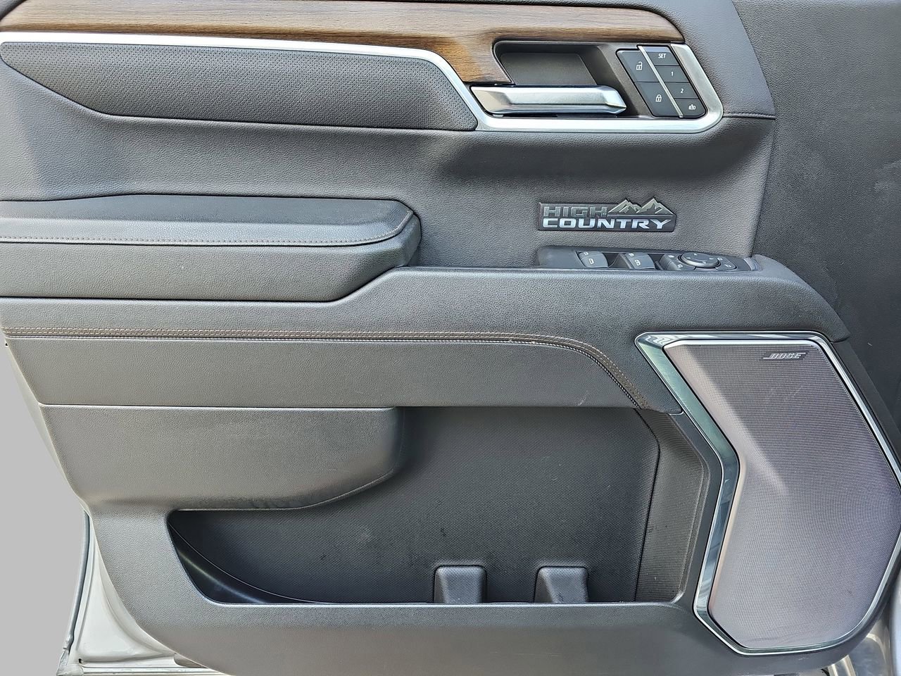 Certified 2024 Chevrolet Silverado 1500 High Country w/ Technology Package image 31