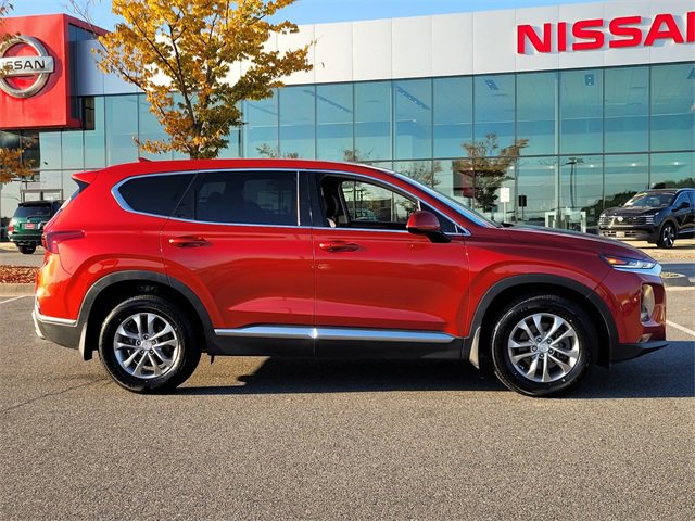 Used 2020 Hyundai Santa Fe SEL w/ Cargo Package image 2