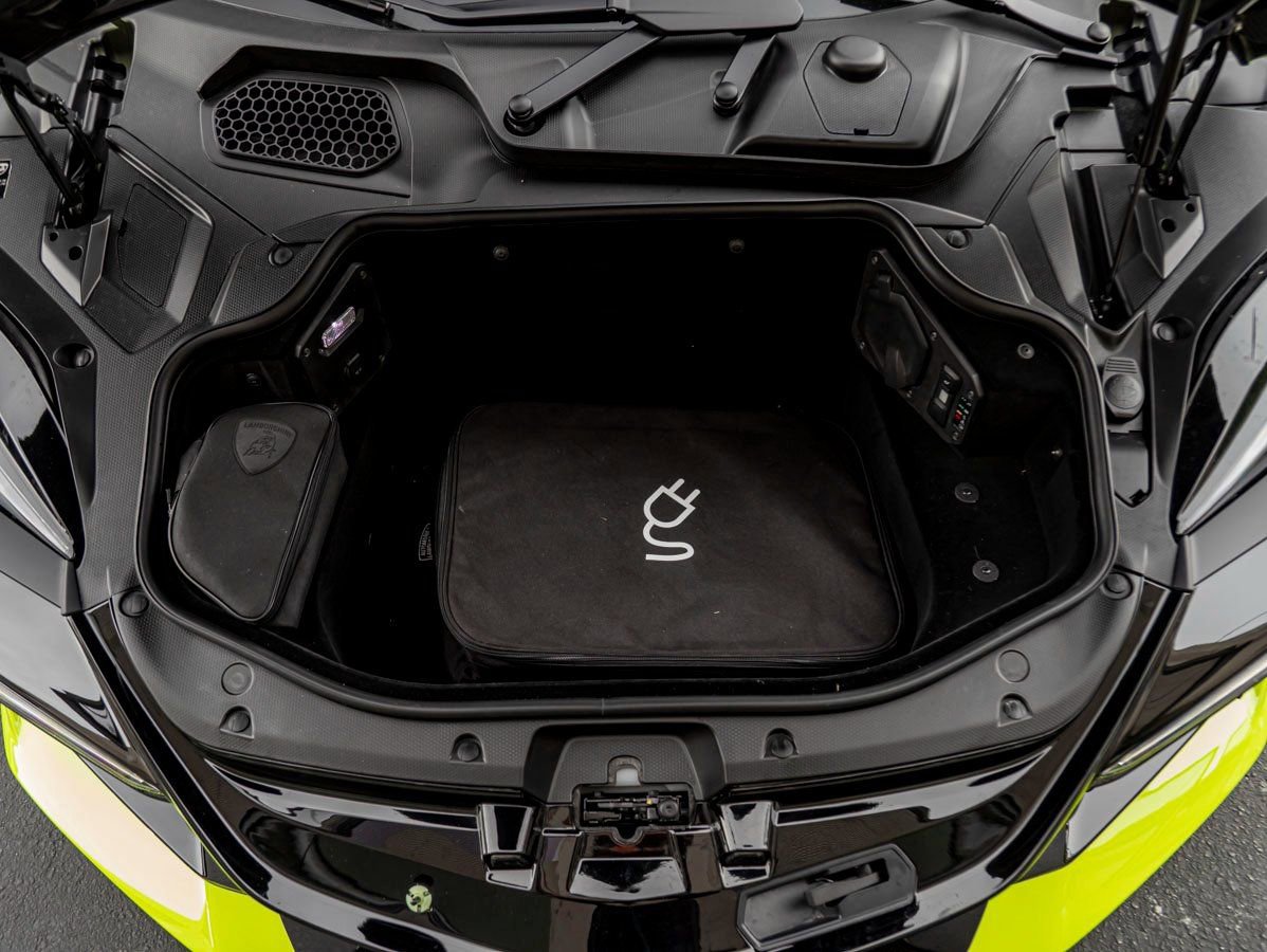 Used 2025 Lamborghini Revuelto image 28