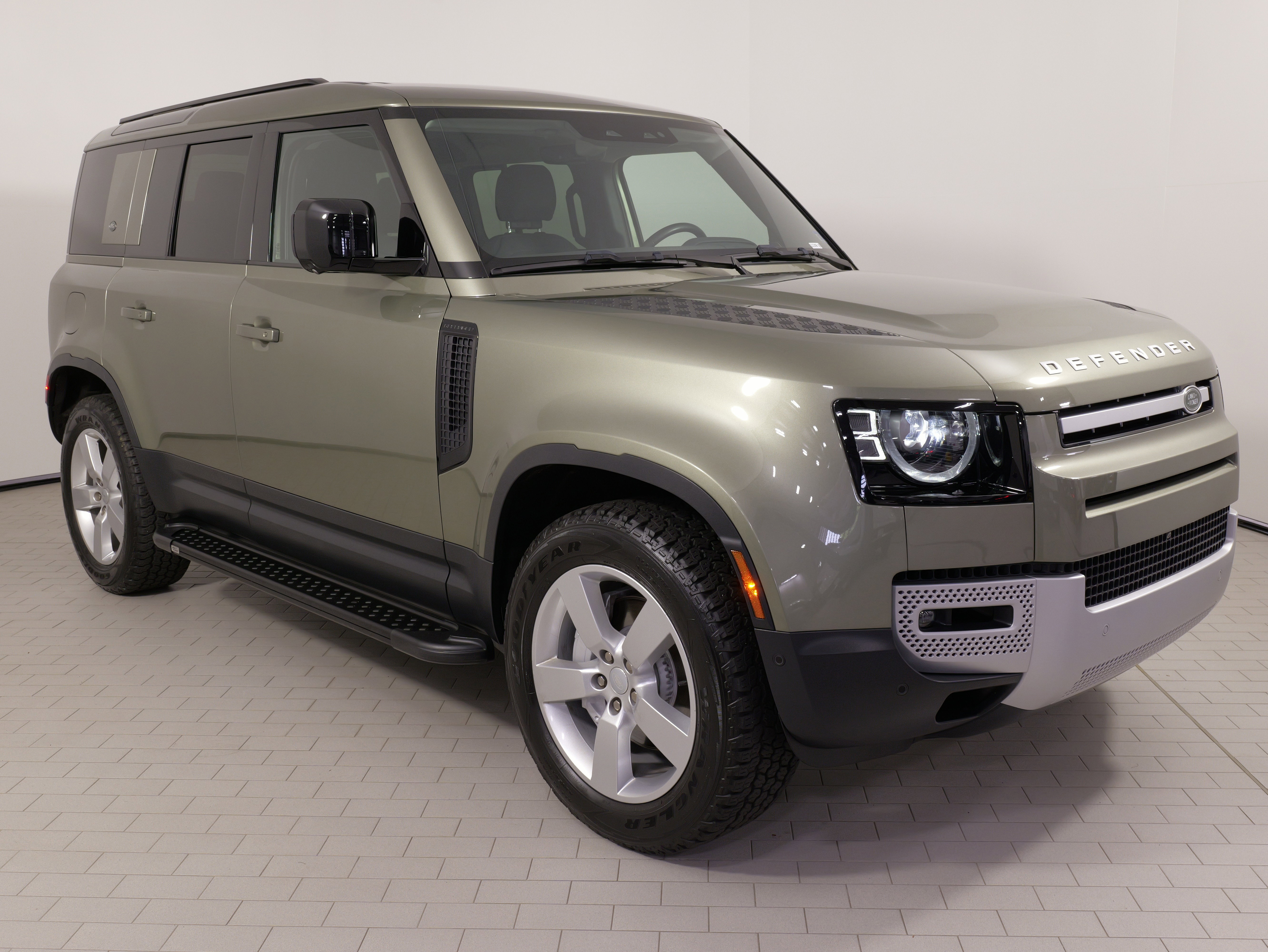 Used 2024 Land Rover Defender 110 S AWD/4WD image 6