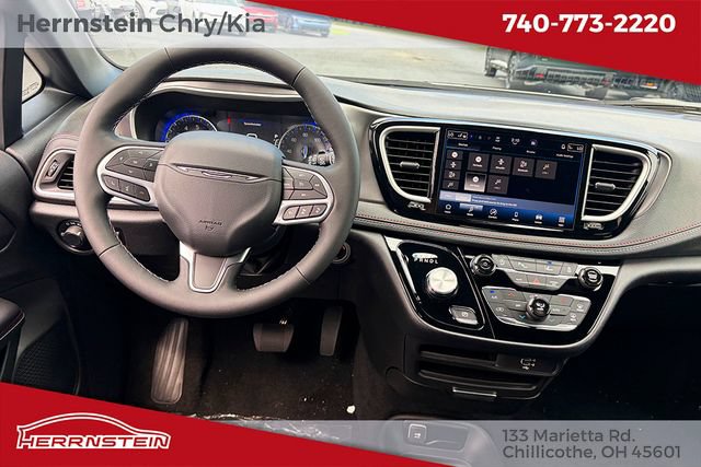 New 2027 Chrysler Pacifica Select FWD image 6