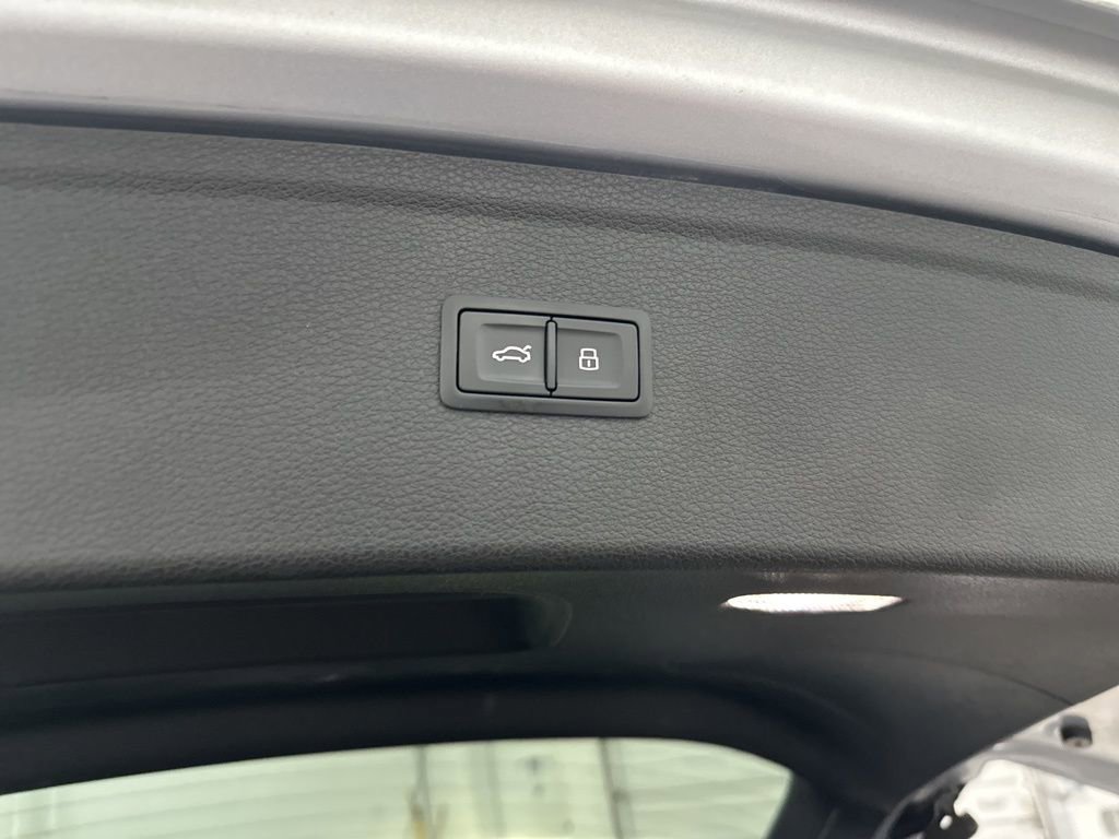 Used 2019 Audi SQ5 Prestige image 25