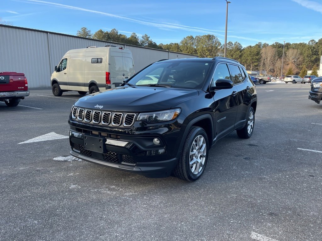 Certified 2024 Jeep Compass Latitude image 2
