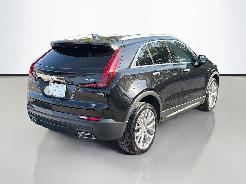 Certified 2023 Cadillac XT4 Luxury w/ Cold Weather Package AWD/4WD image 5