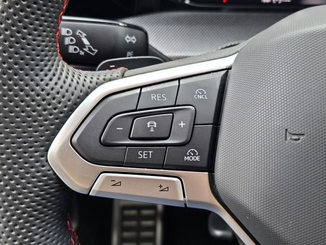 Certified 2025 Volkswagen GTI Autobahn FWD image 29