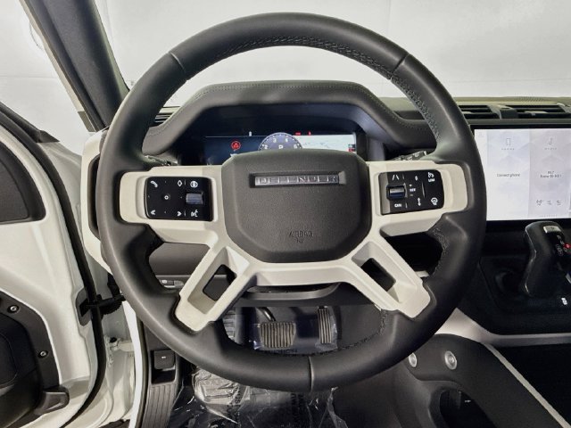 Used 2025 Land Rover Defender 110 S AWD/4WD image 12
